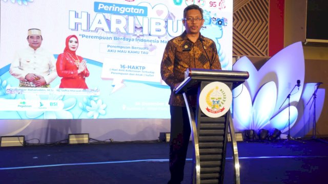 Pj Sekprov Sulsel, Andi Muhammad Arsjad, menghadiri Peringatan Hari Ibu yang ke-95 dengan mengangkat tema Perempuan Berdaya Indonesia Maju, Perempuan Bersuara Aku Mau Kamu Tau, yang dilaksanakan di Hotel Claro, Minggu, 24 Desember 2023.