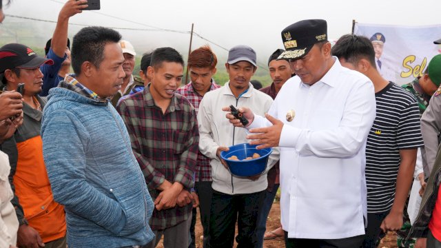 Dihadapan PJ Gubernur Petani di Malino Mengeluh Kekurangan Modal