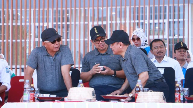 Peringati HAB Kemenag ke 78, Bupati Serahkan Penghargaan Kepada ASN Purnabakti
