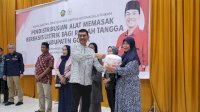 Legislator Ridwan Andi Wittiri Salurkan 1.653 Rice Cooker ke Warga Gowa