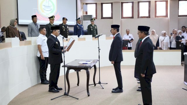 Lantik Firman Pagarra Sebagai PJ Sekda, Danny Pomanto: Ciptakan Kekompakan Untuk Birokrat Kuat