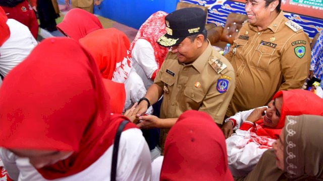 Penjabat Gubernur Sulawesi Selatan (Sulsel), Bahtiar Baharuddin, mengumumkan terobosan baru dalam persiapan Pemilu 2024 dengan membentuk Satgas Kesehatan Petugas Pemilu di setiap Tempat Pemungutan Suara (TPS).