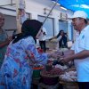 Jalan Santai Bersama Warga PJ Gubernur Cek Harga Kebutuhan Pokok di Pasar Tradisional Bantaeng