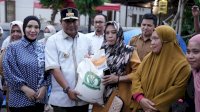 Bantuan Pangan Presiden Jokowi Tiba di Bone: Pj Gubernur dan Pj Ketua PKK Sulsel Salurkan Langsung