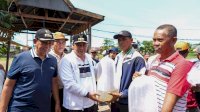 Pj Gubernur Sulsel Sebarkan 1 Juta 10 Ribu Benih Ikan di Danau Tempe untuk Program Ketahanan Pangan