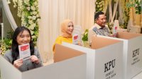Penjabat Gubernur Sulsel dan Keluarga Memberikan Contoh, Ajak Warga Segera ke TPS untuk Memilih