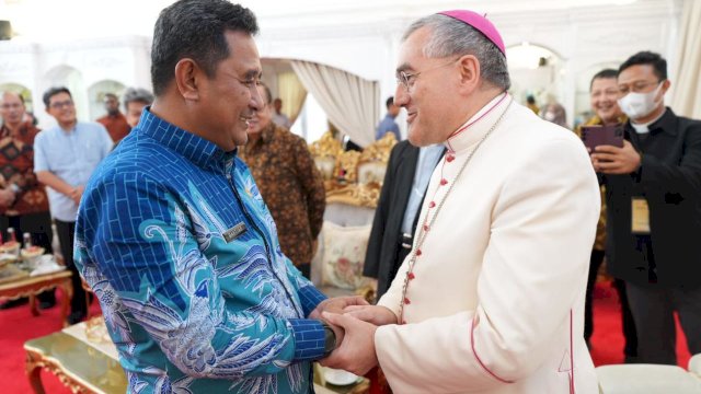Bahtiar Baharuddin, Penjabat Gubernur Sulsel, menggelar jamuan untuk menyambut Dubes Vatikan Monsinyur Pioppo, Ketua Konferensi Waligereja Indonesia KWI Monsinyur Anton, dan para Uskup di Rujab Gubernur Sulsel pada Rabu, 31 Januari 2024.