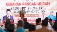 PJ Gubernur Bagi Sembako dari Presiden Jokowi di Bantaeng