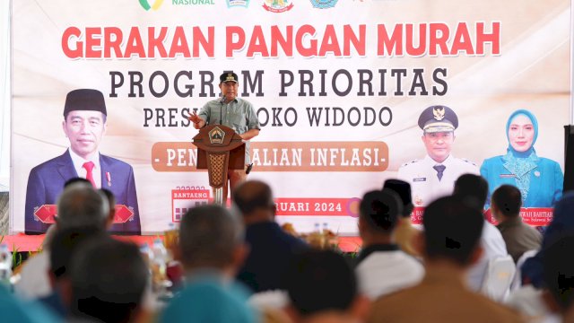 PJ Gubernur Bagi Sembako dari Presiden Jokowi di Bantaeng