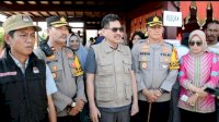 Pj Bupati Sidrap Berikan Sorotan pada Pemungutan Suara Sambil Memilih di TPS