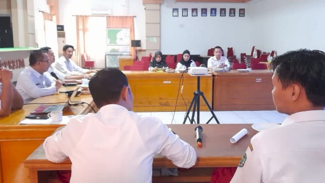 Badan Perencanaan Pembangunan, Riset, dan Inovasi Daerah (Bapperida) Kabupaten Luwu Utara telah memulai tahap sosialisasi kepada para Verifikator Rencana Kerja (Renja) Perangkat Daerah (PD) untuk tahun 2025.
