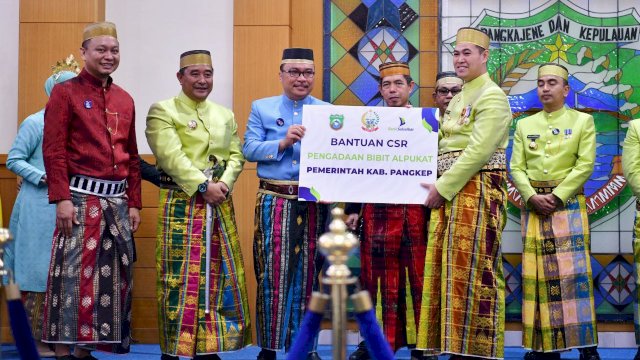 Sebagai bagian dari perayaan Hari Ulang Tahun ke-64 Kabupaten Pangkajene Kepulauan, Penjabat Gubernur Sulawesi Selatan, Bahtiar Baharuddin, melakukan serangkaian penyerahan bantuan dan peresmian proyek pembangunan pada Rabu, 28 Februari 2024.