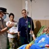 Pj Gubernur Sulsel Serahkan Santunan kepada Korban Longsor Bastem Luwu