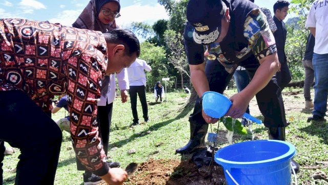 Potensi Kabupaten Pangkajene dan Kepulauan (Pangkep) sebagai penghasil ikan bandeng telah dikenal luas. Namun, pada Rabu, 28 Februari 2024.