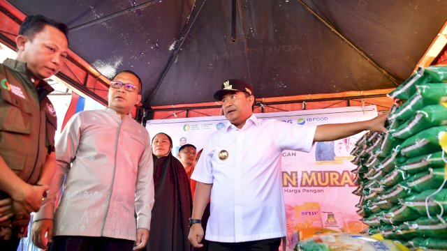 Pj Gubernur Safari Ramadan ke Gerakan Pangan Murah Makassar di Tiga Lokasi Berbeda