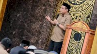 Safari Ramadhan, Sekwan DPRD Serahkan Dana Hibah Pemkot Makassar di Masjid Jannatul Firdaus