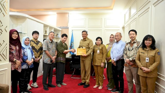 Plh Sekretaris Daerah Provinsi Sulawesi Selatan, Andi Muhammad Arsjad, menerima kunjungan perusahaan asal Jepang, Morinitsu Industry Co., Ltd, dan PT Awina Sinergi International di ruang kerjanya pada Selasa, 5 Maret 2024.