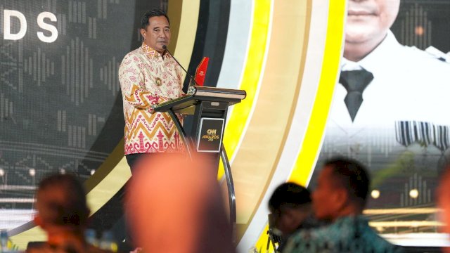 Penjabat Gubernur Sulawesi Selatan, Bahtiar Baharuddin, dinobatkan sebagai penerima CNN Indonesia Awards 2024 dalam kategori Excellence Governance Leadership.