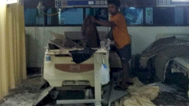 Ironis! Plafon Ruang HCU Anak RSUD H. Sultan Daeng Radja Bulukumba Roboh, Timpah Pasien
