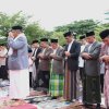 PJ Sekda Makassar Salat Ied Bersama Warga Kota Makasar di Anjungan Pantai Losari