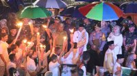 Danny Pomanto Lepas Peserta Pawai Obor dan Takbir Keliling 1 Syawal 1445 H: Bukti Makassar Kota Damai