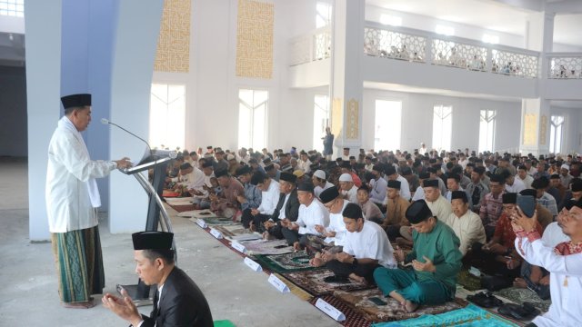 Bupati dan Pejabat Selayar Sambut Lebaran di Masjid Rahmatan Lil Alamin