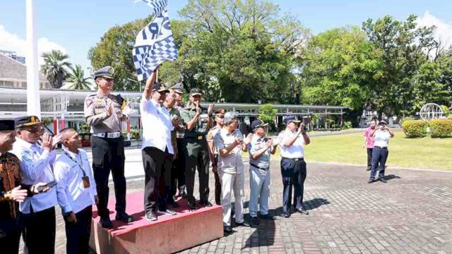 Danny Pomanto dan Pj Gubernur Lepas Ratusan Pemudik Ramadan Berbagi Bahagia di Pemprov Sulsel