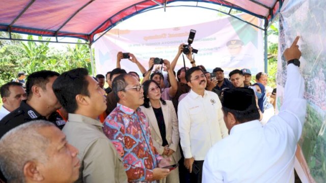 AIA Pimpin Rombongan Komisi V Tinjau Lokasi pembangunan Stadion Sudiang