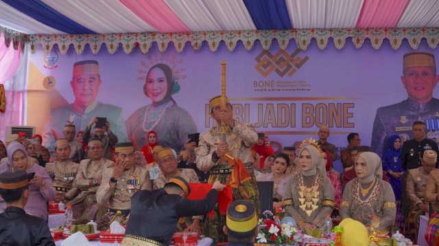 Peringatan Hari Jadi Bone ke-694: PJ. Bupati Luwu Mengikuti Mattompang Arajang