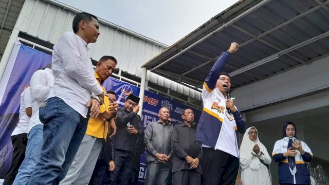 Masyarakat Sidrap Antar Syahar Mendaftar di Demokrat dan PAN Balon Bupati