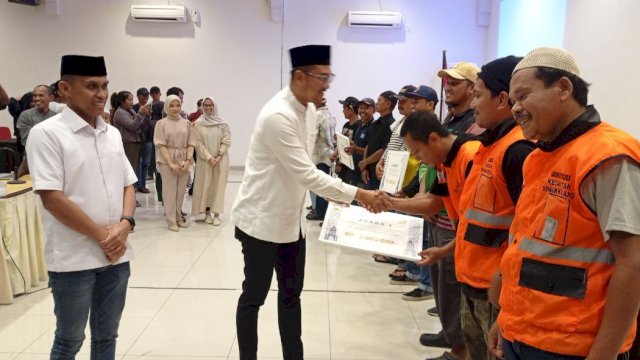 Pengurus Daerah (PD) Tunas Indonesia Raya (Tidar) Sulsel menyelenggarakan Lomba Cerdas Cermat pemahaman Al-Qur'an yang khusus ditujukan untuk para pengemudi Bentor, Ojek Online (Ojol), supir angkot, dan tukang parkir. 