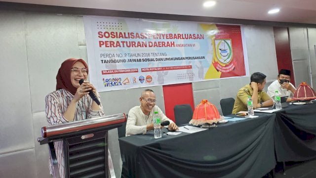Anggota DPRD Kota Makassar, Budi Hastuti, mengajukan permintaan kepada perusahaan yang beroperasi di Makassar untuk mematuhi aturan Corporate Social Responsibility (CSR).