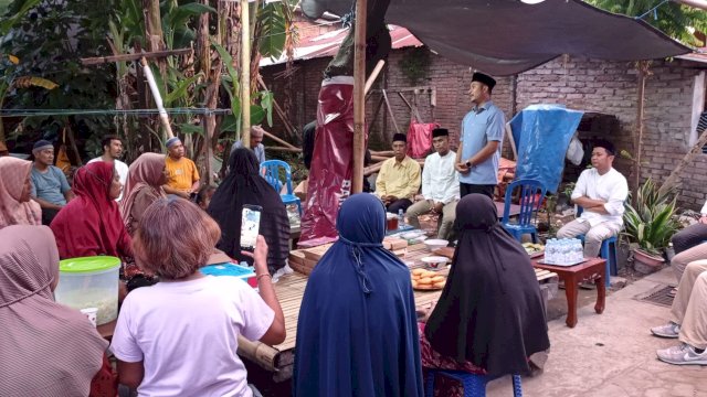 Andi Seto Gadhista Asapa Berbuka Puasa dan Bagi Sembako di Kelurahan Parang Tambung