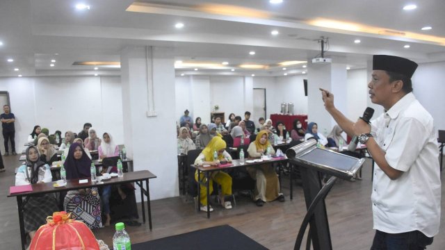 AWT Tekankan Pendidikan Merupakan Kewajiban