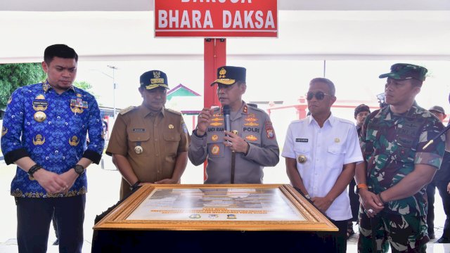  Dalam upaya menghormati dan melestarikan warisan sejarah, Kapolda Sulawesi Selatan (Sulsel), Irjen Pol Andi Rian R Djajadi, telah merevitalisasi kompleks makam Arung Pallaka dan Karaeng Pattingalloang, yang terletak di Jalan Bonto Biraeng, Kecamatan Somba Opu, Kabupaten Gowa. 