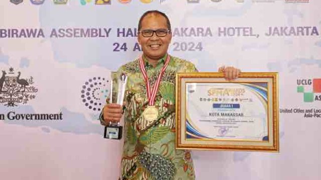Pemkot Makassar Sabet Penghargaan Standar Pelayanan Minimal SPM Awards 2024