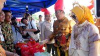 PJ Gubernur Sulsel Bersama Istri Hadiri Puncak HUT Jeneponto