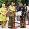 Peringatan Hardiknas di Provinsi Sulsel Dipenuhi dengan Penghargaan