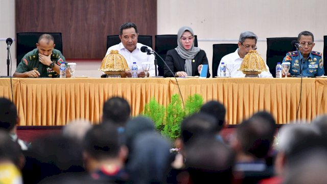 Pj Gubernur Sulsel Memimpin Rakor Pemantapan Pilkada Serentak 2024