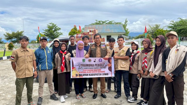 Pramuka Lutra  Salurkan Bantuan Pangan untuk Korban Banjir di Luwu