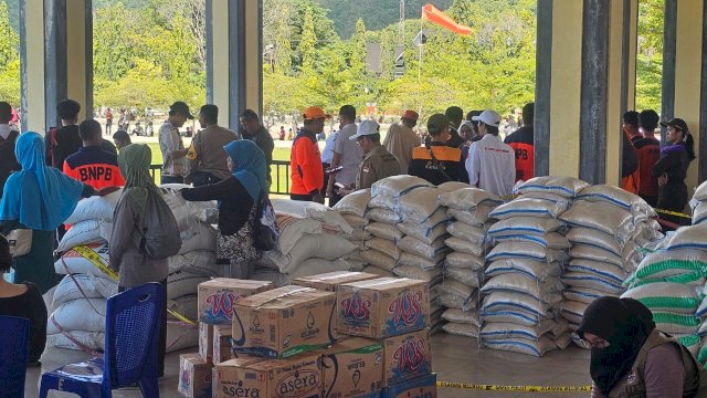 Bantuan Beras untuk Korban Banjir di Luwu Sudah Tersalurkan