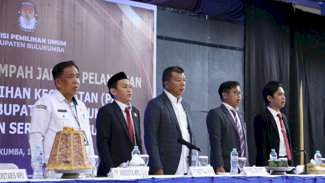 Bupati Andi Utta Hadiri Pelantikan PPK: Bekerja Profesional dan Jaga Integritas