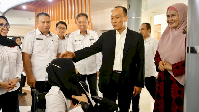 Staf dan Pasien RSKD Dadi Akui Senang Dikunjungi Prof Zudan