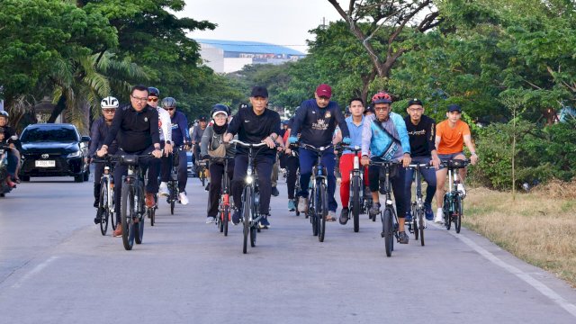 Duta Besar Portugal Bersepeda Santai Bersama Penjabat Gubernur Sulsel di Lego-lego CPI