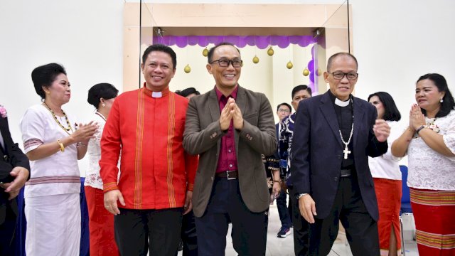 Penjabat Gubernur Sulawesi Selatan Hadiri Peringatan 74 Tahun PGI