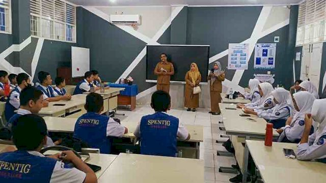 Diskominfo Makassar Sosialisasikan Literasi Keamanan Siber di SMP Negeri 3 Makassar
