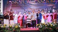 Wali Kota Makassar Menyerahkan IMB untuk Pembangunan Gereja Sinode Toraja