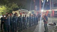DamKar Makassar Kirim Tim Penyelamat Untuk Bantu Korban Banjir dan Longsor di Sulsel