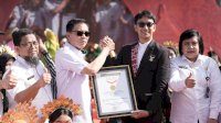 Raih Dua Rekor MURI, 24.913 Pelajar Menari Paddupa Kenakan Baju Bodo