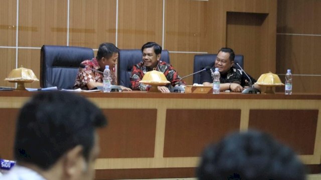 Pembukaan Rapat Forum Penataan Ruang (FPR) Kota Makassar oleh Pj Sekda Firman Hamid Pagarra
